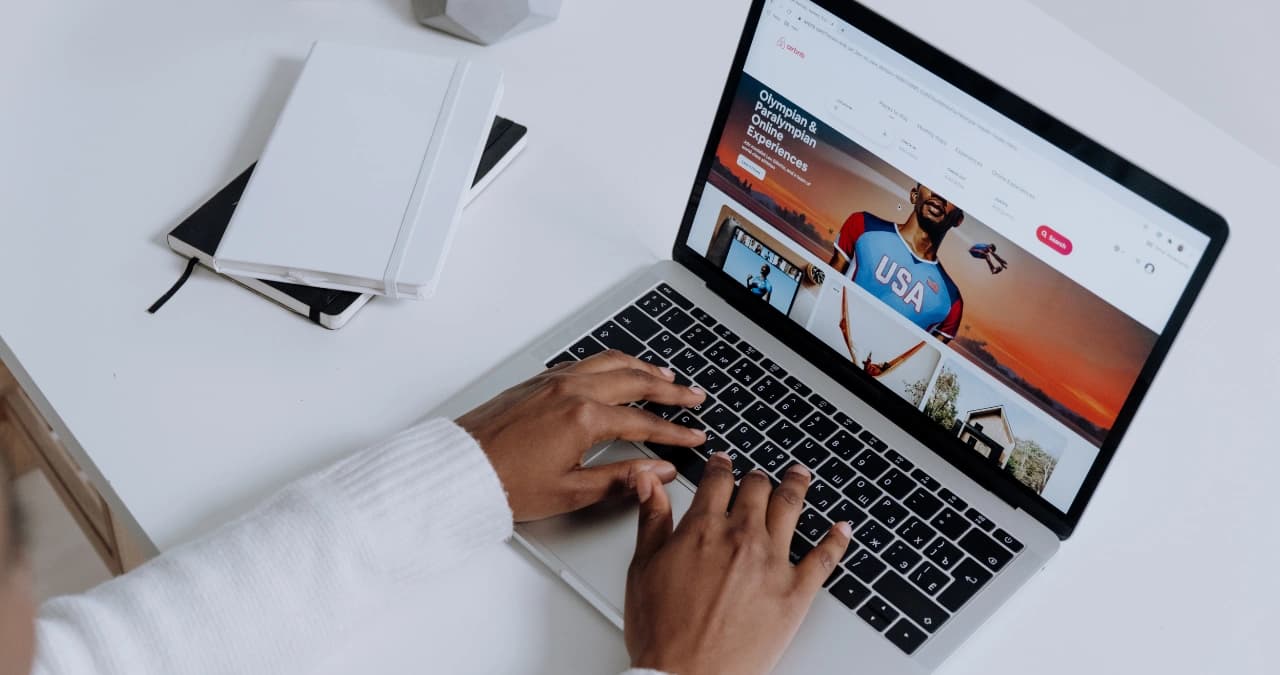 Olá, vim do site da Cordoval Digital e gostaria de mais informações sobre Domínios e Extensões!